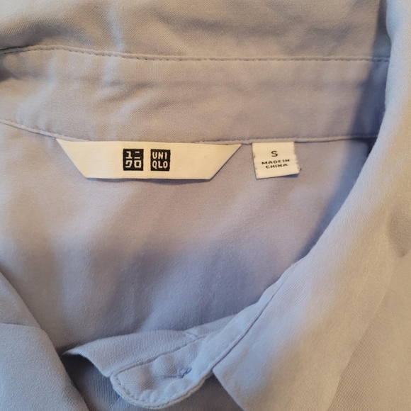 Uniqlo Rayon Button Down Shirt - Picture 4 of 4